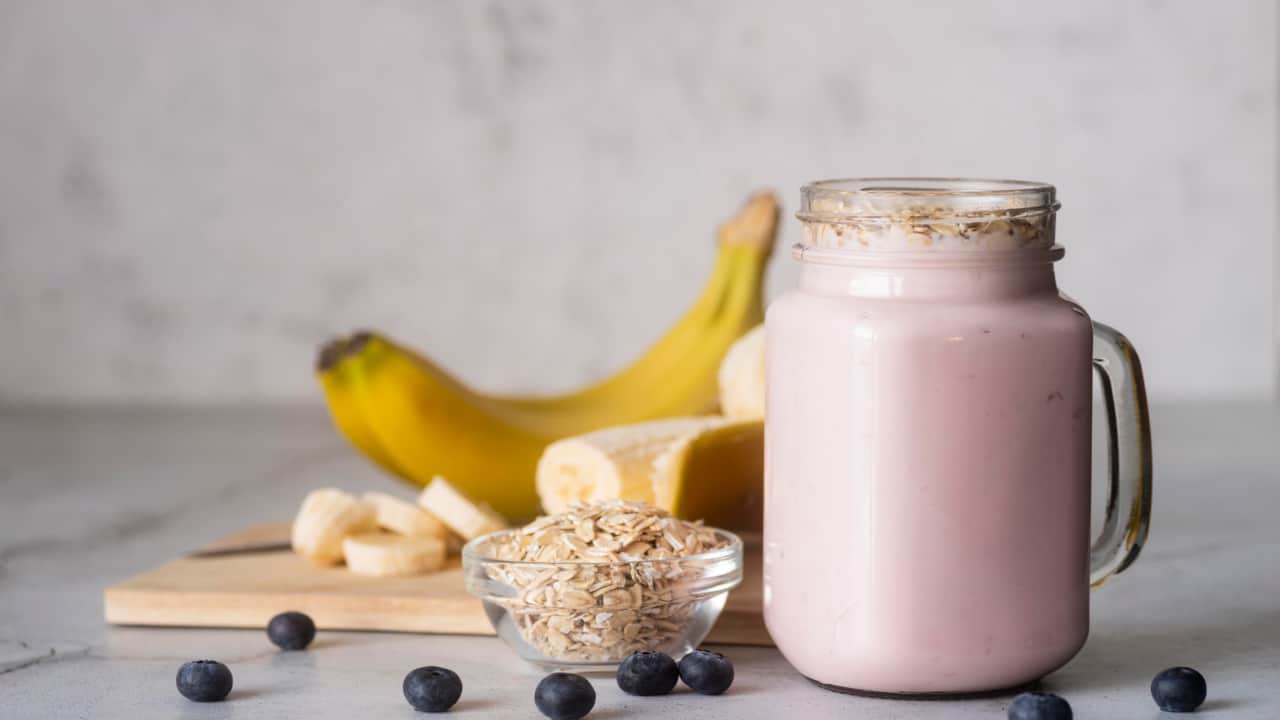 banana blueberry shake is an excellent sugar-free option